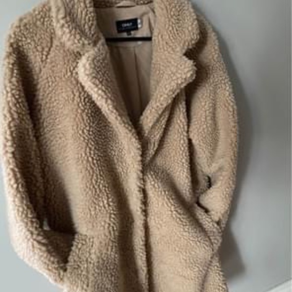 Women’s Teddy Coat - Picture 2 of 3